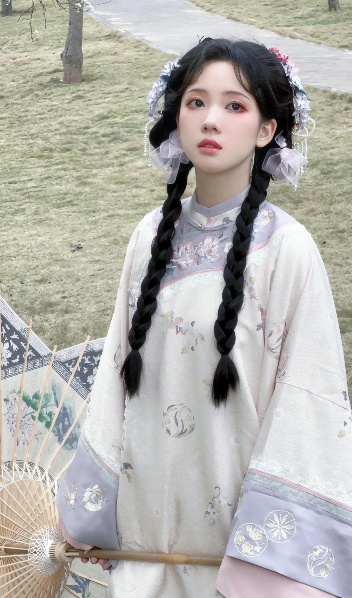 Embroidery-Adorned Horseface Skirt:A Traditional Beauty in Chinese Cultural Heritage Embroidery-Adorned Horseface Skirt:A Traditional Beauty in Chinese Cultural Heritage