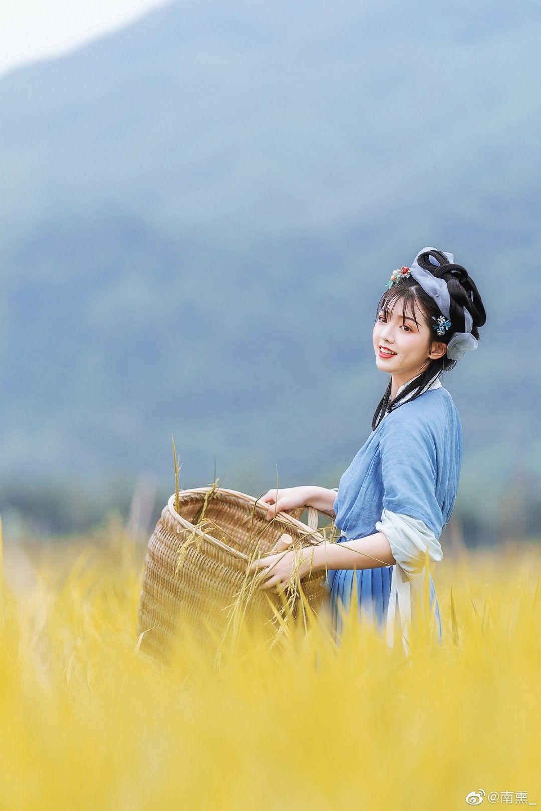 Black Hooded Winter Hanfu:A Guide to Traditional Chinese Attire