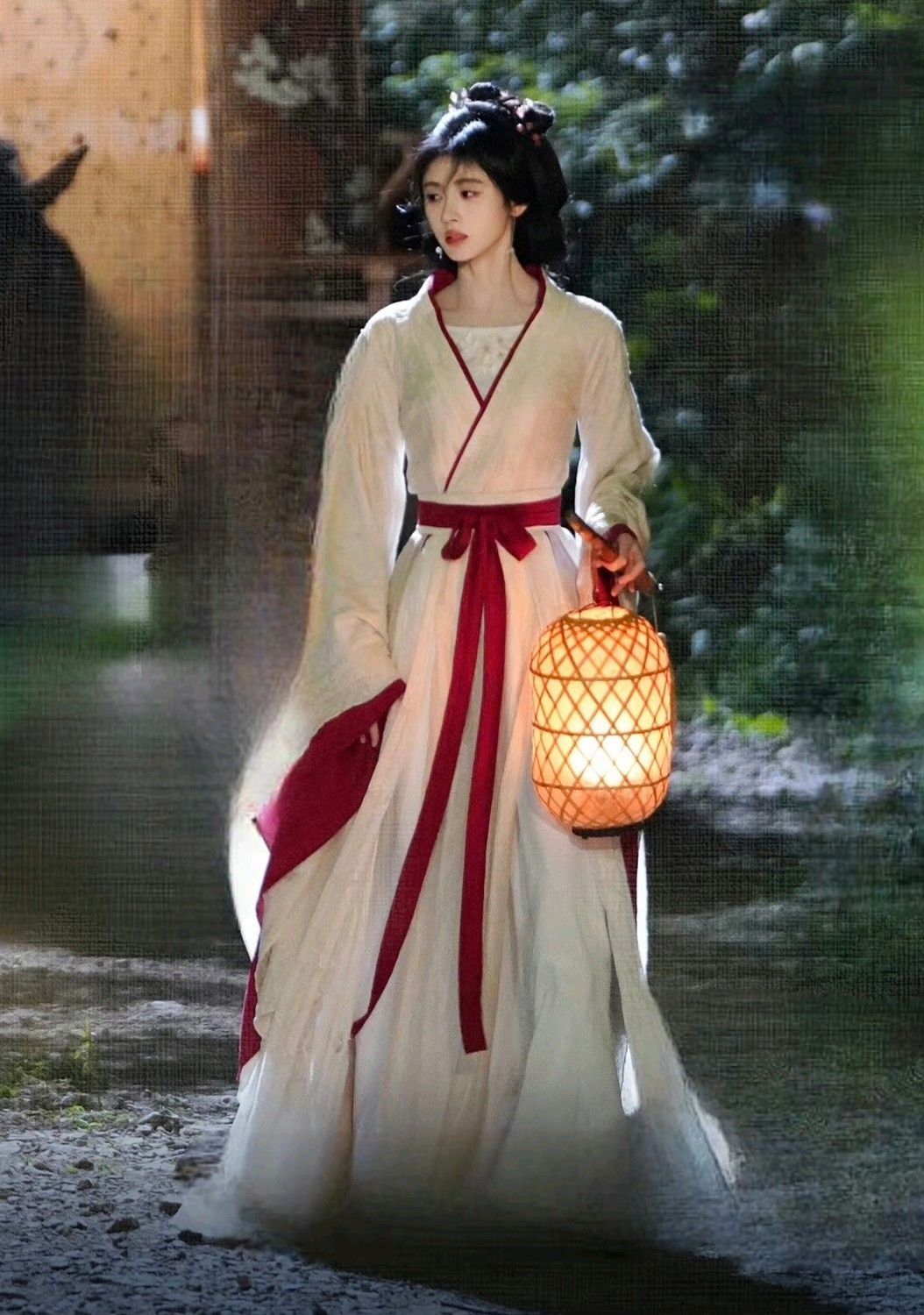 Children in Cheongsam and Traditional Chinese Style:The Revival of Minguo Fashion