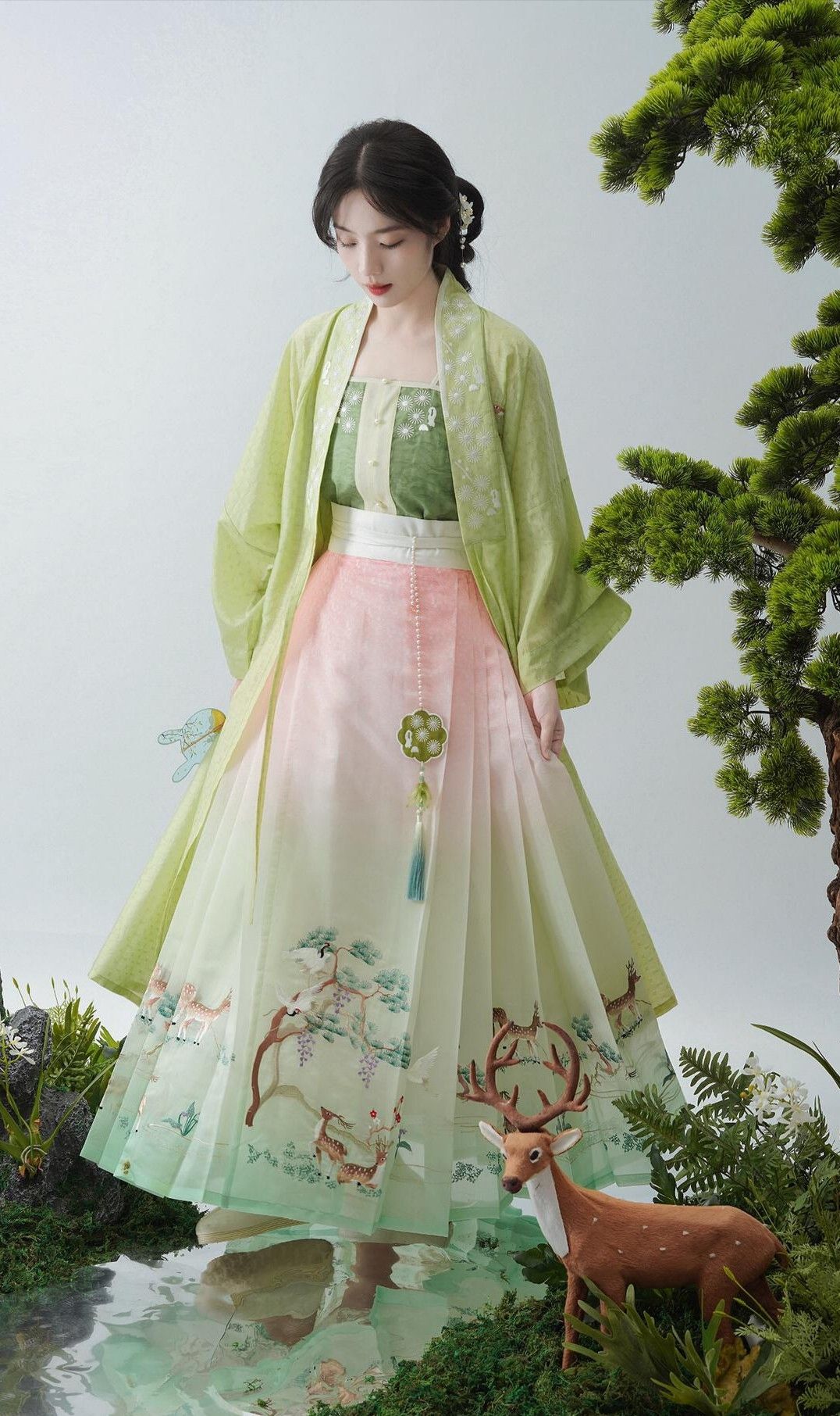 The Rise of Hanfu Open-Fronted Outerwear:Unveiling the Elegance of Hanfu Peplum The Rise of Hanfu Open-Fronted Outerwear:Unveiling the Elegance of Hanfu Peplum