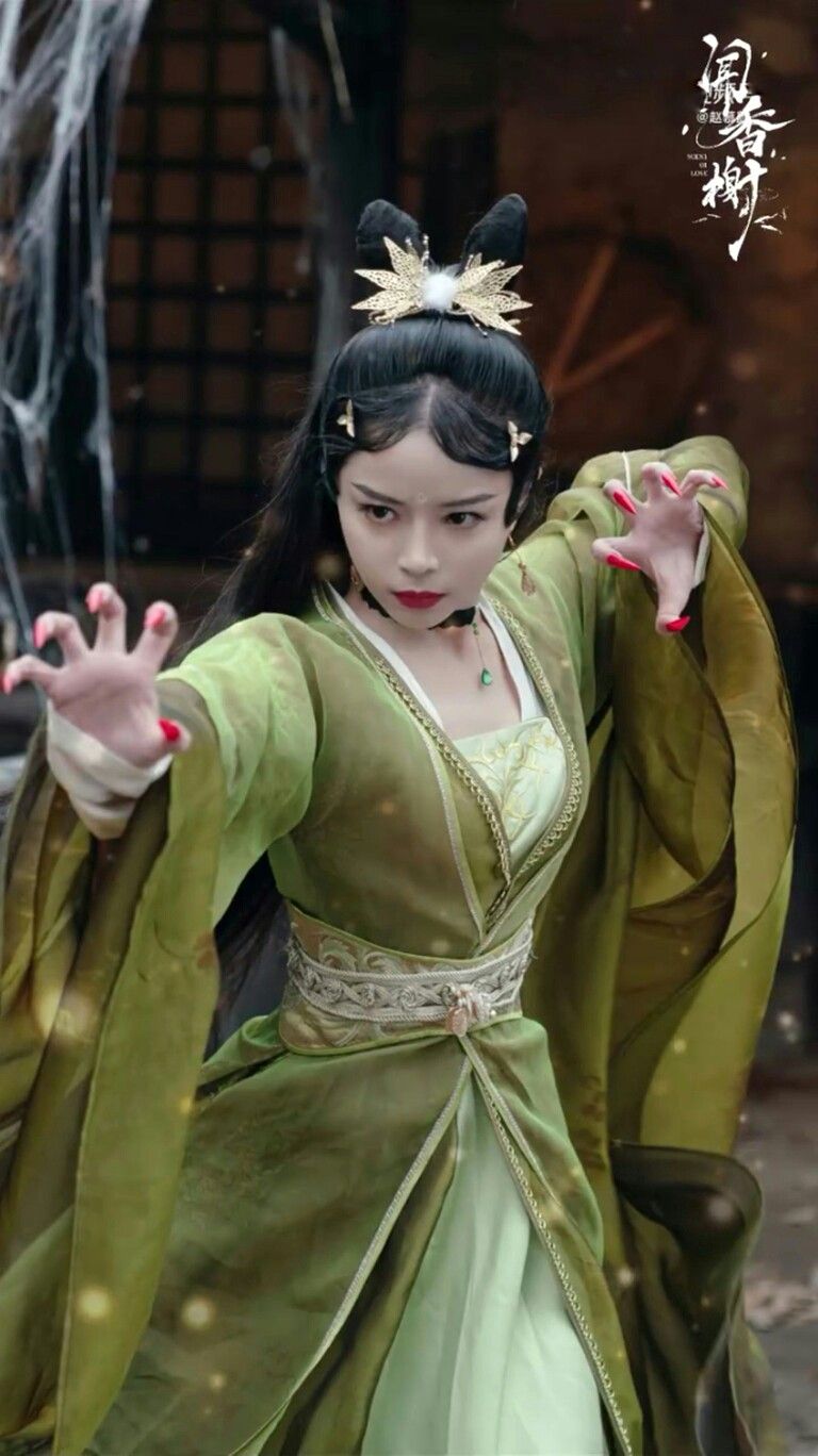 Summer Elegance in Tang-Style Hanfu for Women Summer Elegance in Tang-Style Hanfu for Women