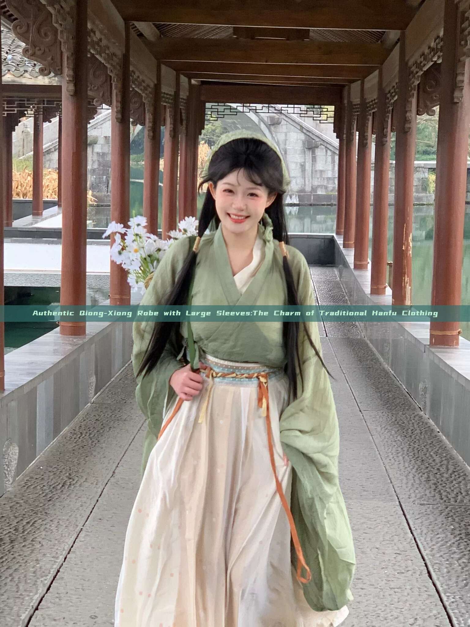 Authentic Qiong-Xiong Robe with Large Sleeves:The Charm of Traditional Hanfu Clothing Authentic Qiong-Xiong Robe with Large Sleeves:The Charm of Traditional Hanfu Clothing