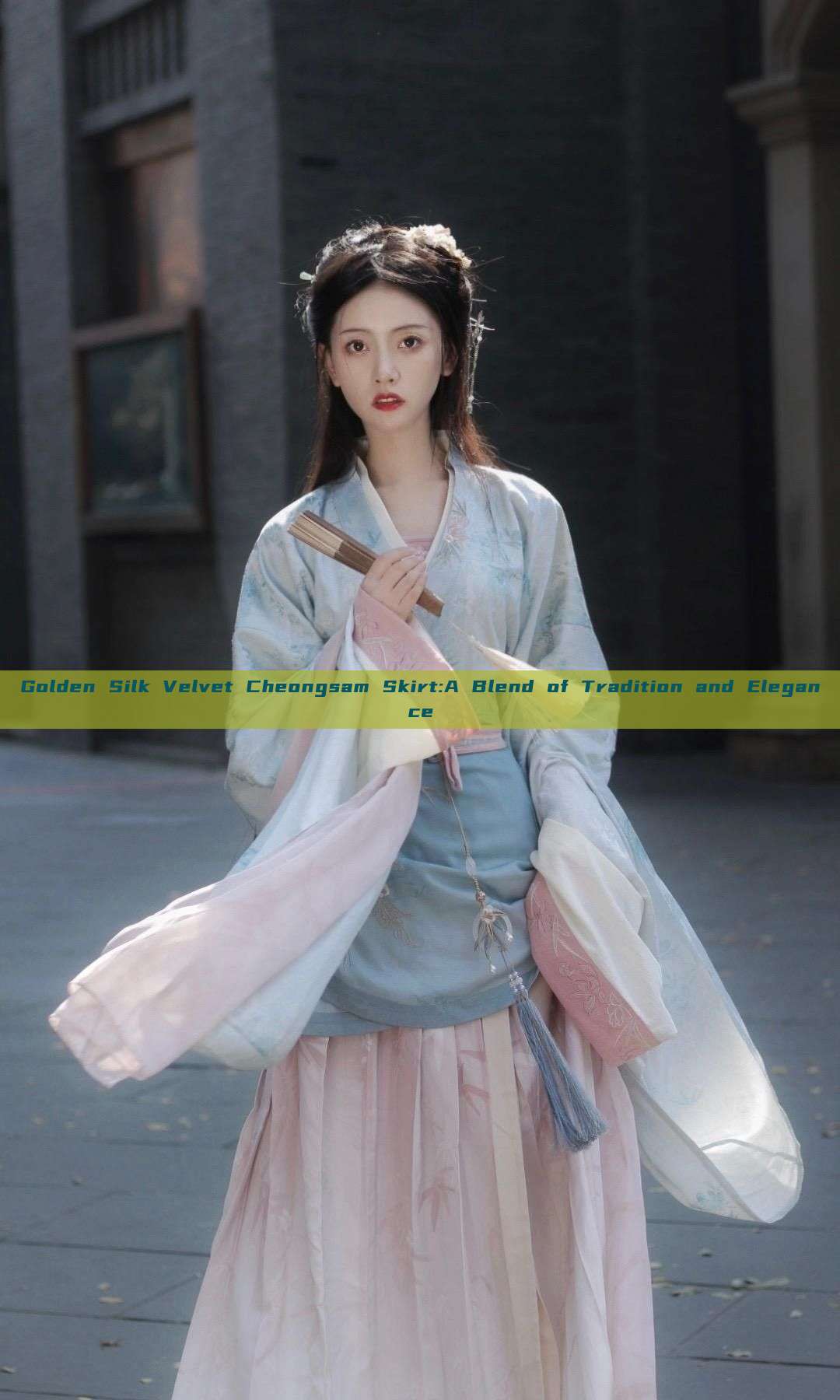 Golden Silk Velvet Cheongsam Skirt:A Blend of Tradition and Elegance Golden Silk Velvet Cheongsam Skirt:A Blend of Tradition and Elegance