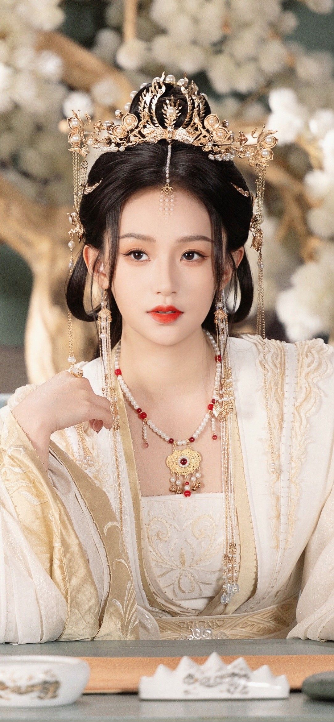 A Twelve-Year-Old Girls Horseface Skirt Ensemble Fashionable and Traditional A Twelve-Year-Old Girls Horseface Skirt Ensemble Fashionable and Traditional
