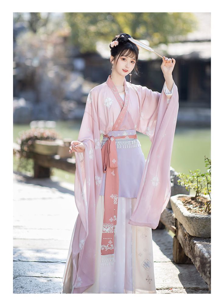 Red Lace Cheongsam:Embracing the Eroticism of Traditional Elegance Red Lace Cheongsam:Embracing the Eroticism of Traditional Elegance