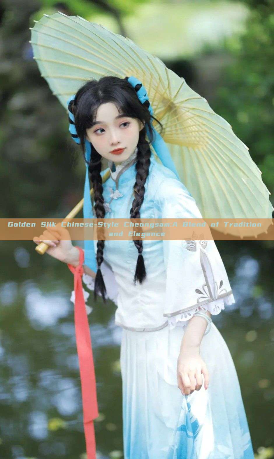 Golden Silk Chinese-Style Cheongsam:A Blend of Tradition and Elegance Golden Silk Chinese-Style Cheongsam:A Blend of Tradition and Elegance