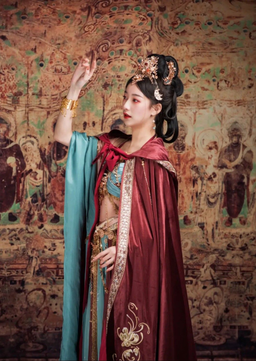 Modern Renaissance of Traditional Tang-Style Hanfu for Women:The Evolution of a Classic Look Modern Renaissance of Traditional Tang-Style Hanfu for Women:The Evolution of a Classic Look