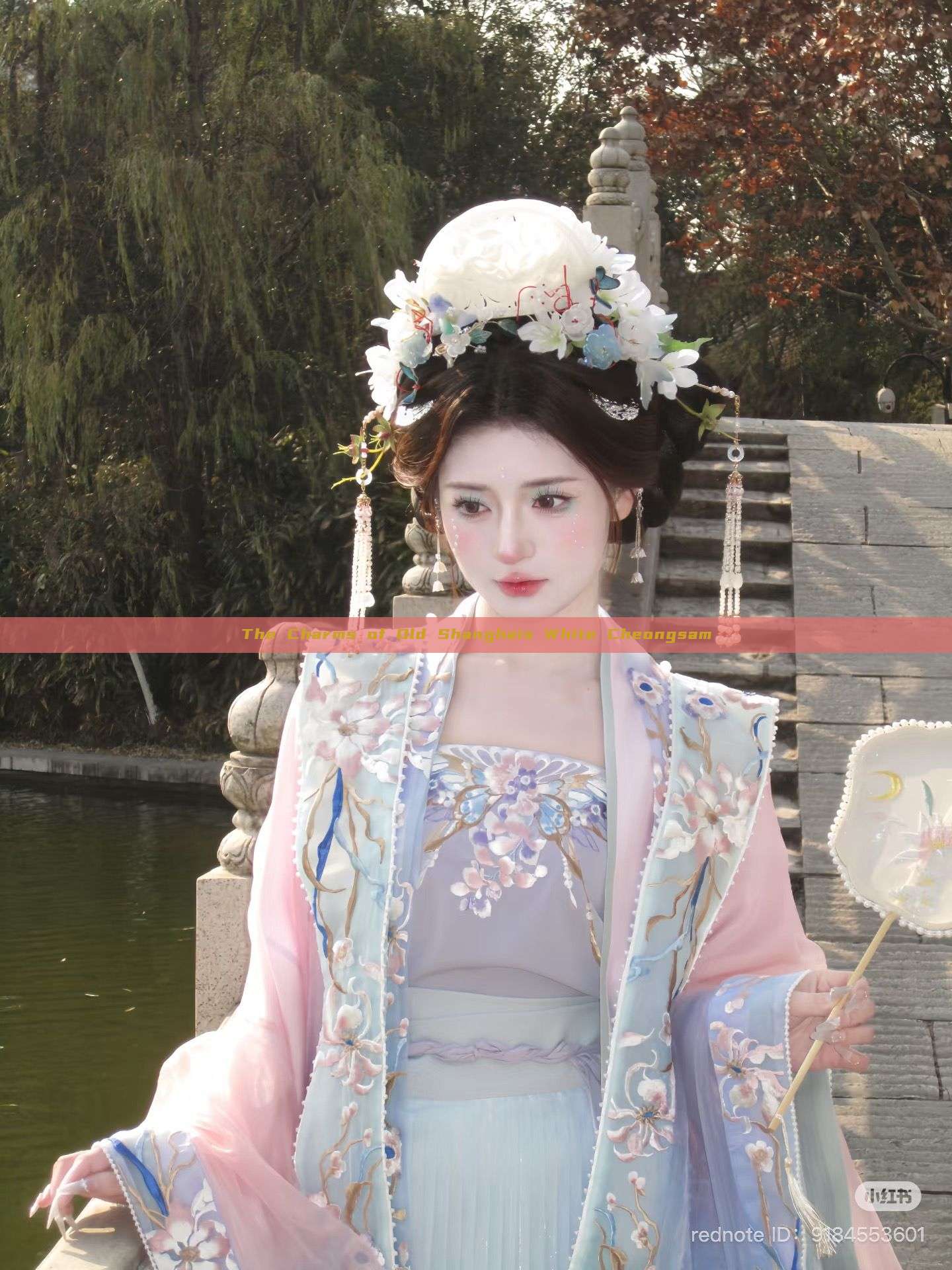 The Charms of Old Shanghais White Cheongsam The Charms of Old Shanghais White Cheongsam