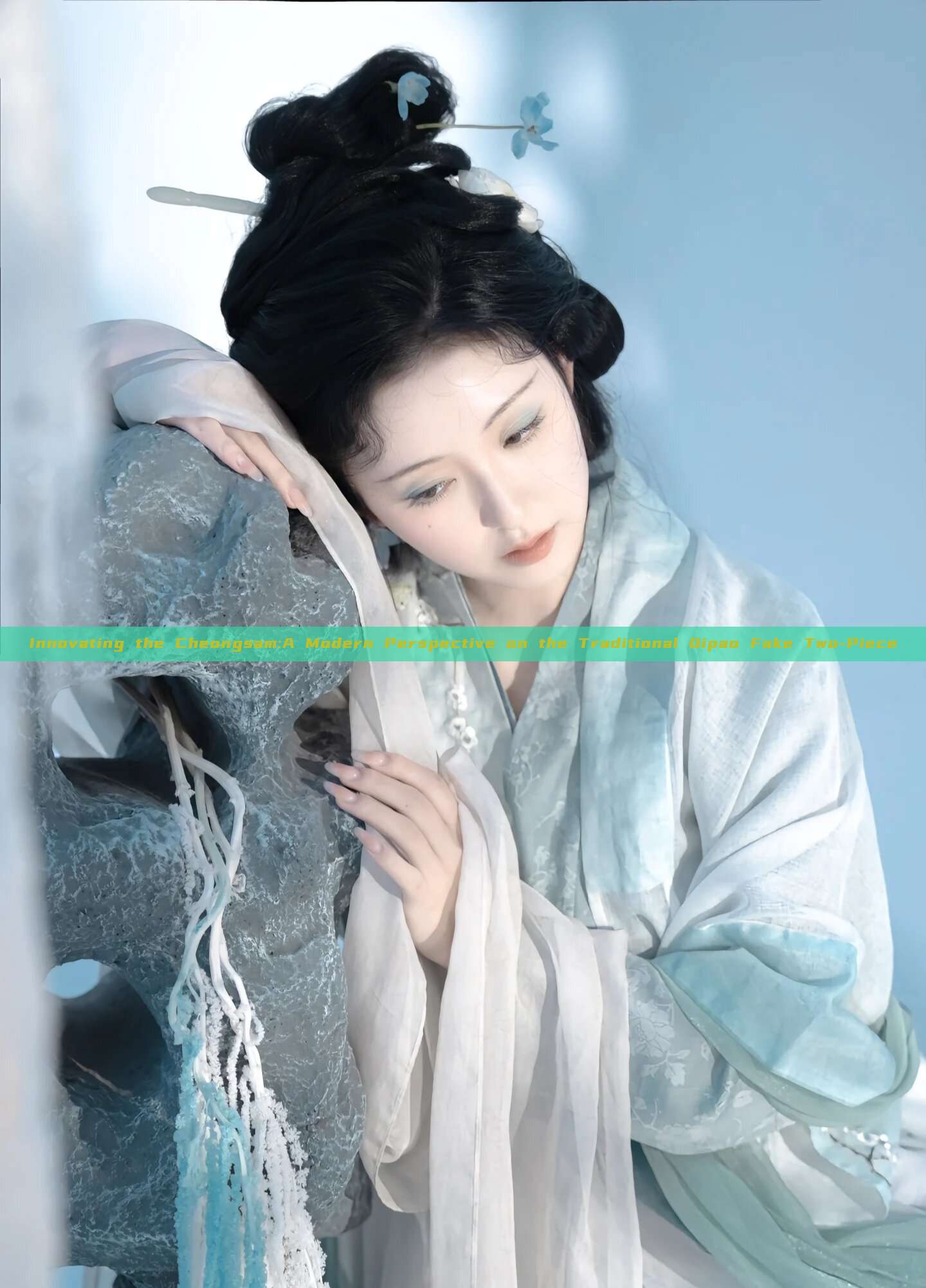 Innovating the Cheongsam:A Modern Perspective on the Traditional Qipao Fake Two-Piece Innovating the Cheongsam:A Modern Perspective on the Traditional Qipao Fake Two-Piece
