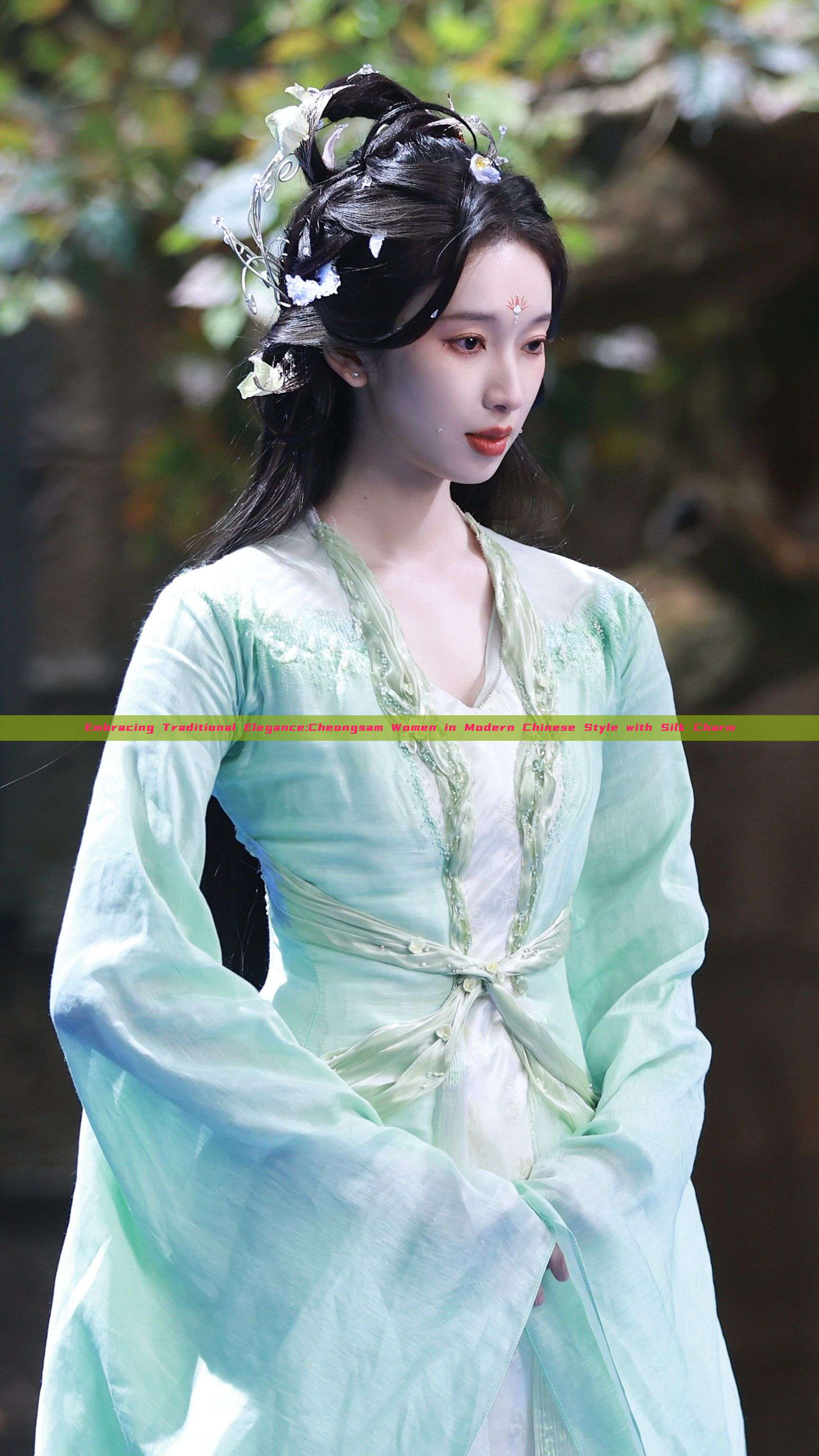 Embracing Traditional Elegance:Cheongsam Women in Modern Chinese Style with Silk Charm Embracing Traditional Elegance:Cheongsam Women in Modern Chinese Style with Silk Charm