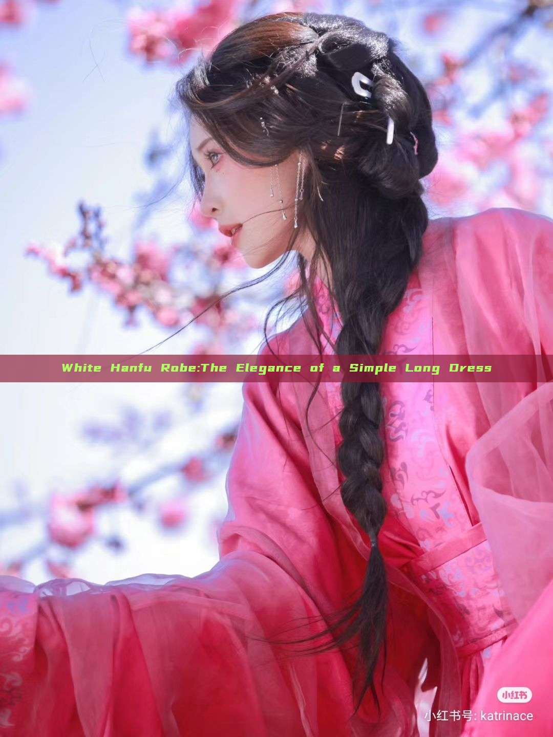 White Hanfu Robe:The Elegance of a Simple Long Dress White Hanfu Robe:The Elegance of a Simple Long Dress