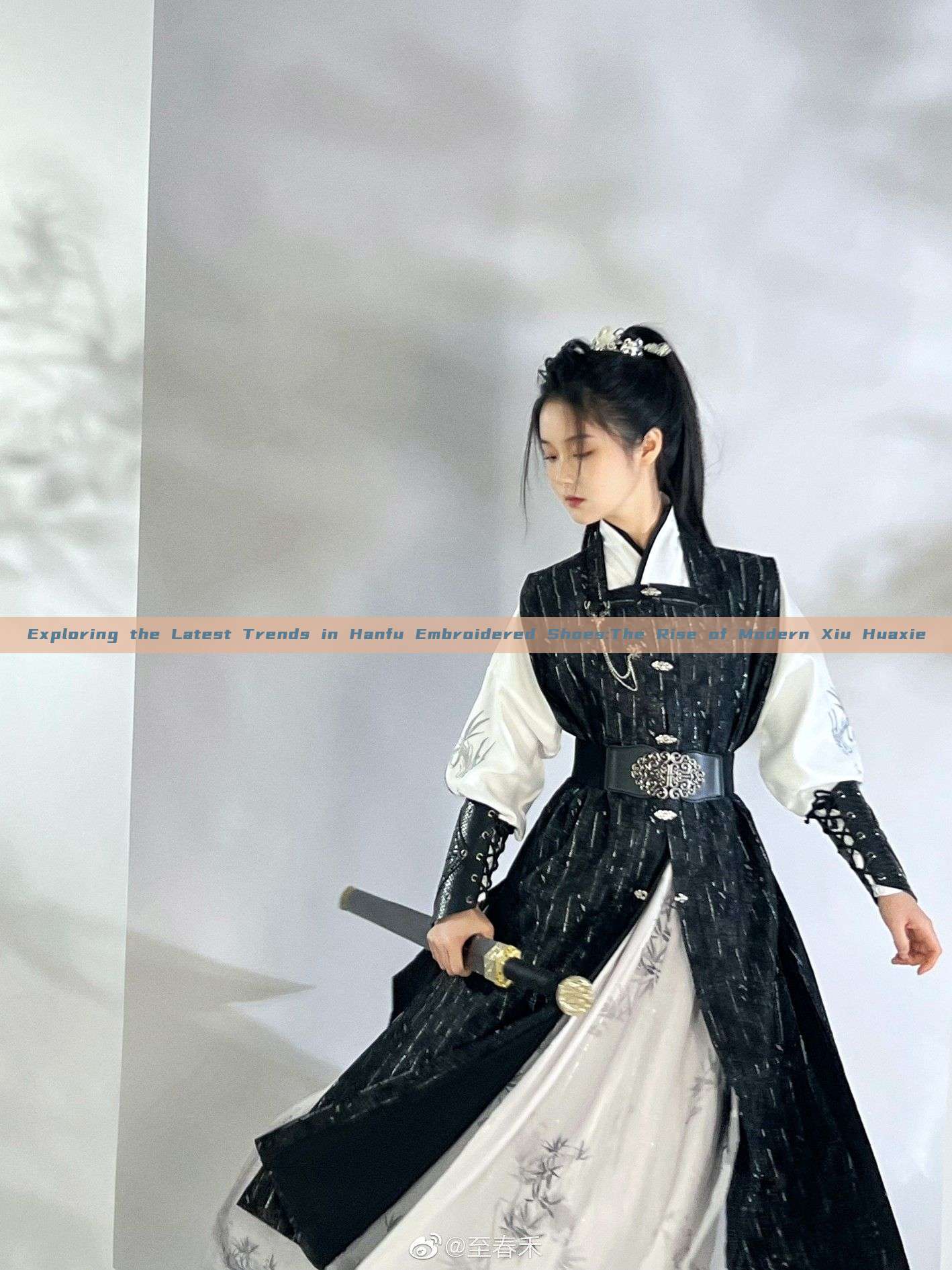 Exploring the Latest Trends in Hanfu Embroidered Shoes:The Rise of Modern Xiu Huaxie Exploring the Latest Trends in Hanfu Embroidered Shoes:The Rise of Modern Xiu Huaxie